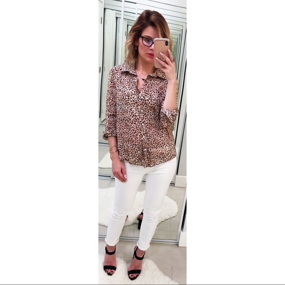 Velvet by Graham and Spencer Leopard Print Top - Picture 3 of 6